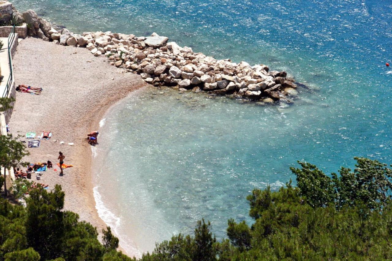 Apartments With A Parking Space Brela, Makarska - 18495 المظهر الخارجي الصورة