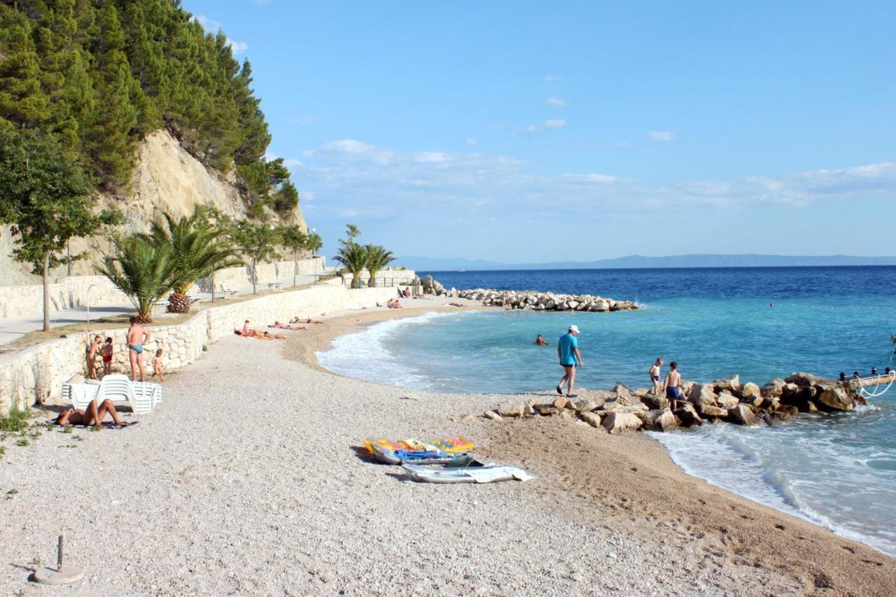 Apartments With A Parking Space Brela, Makarska - 18495 المظهر الخارجي الصورة
