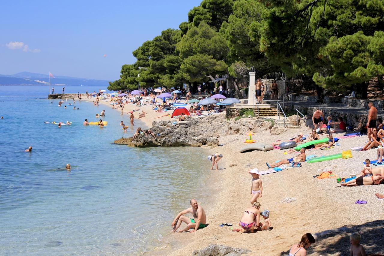 Apartments With A Parking Space Brela, Makarska - 18495 المظهر الخارجي الصورة