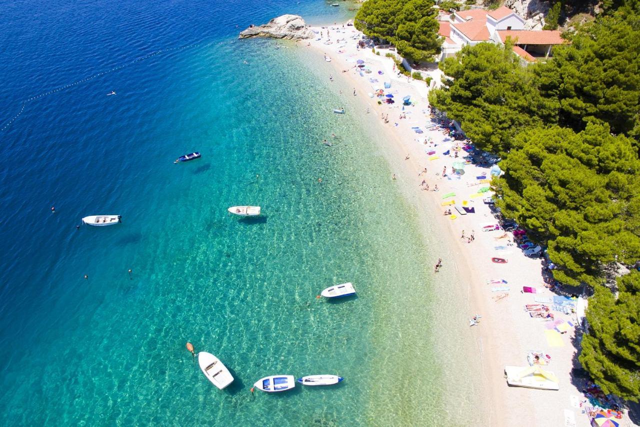 Apartments With A Parking Space Brela, Makarska - 18495 المظهر الخارجي الصورة