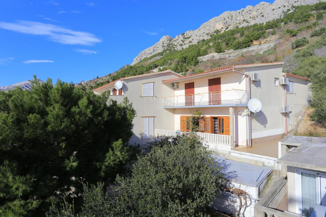 Apartments With A Parking Space Brela, Makarska - 18495 المظهر الخارجي الصورة