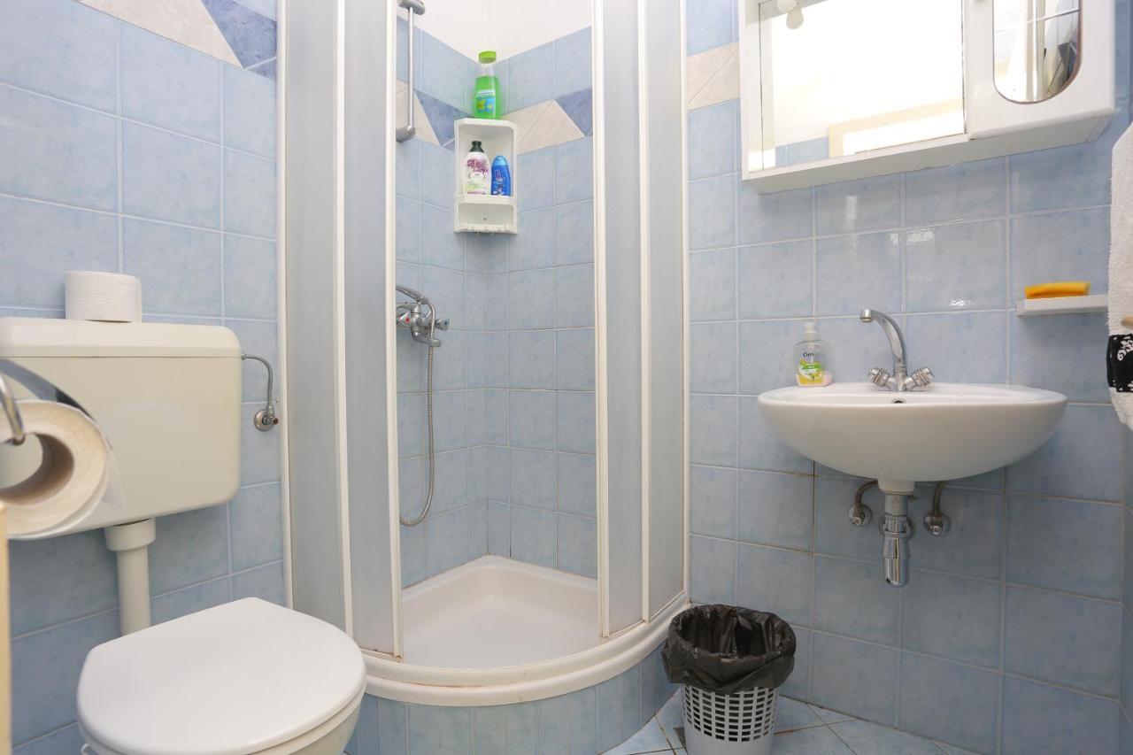 Apartments With A Parking Space Brela, Makarska - 18495 المظهر الخارجي الصورة