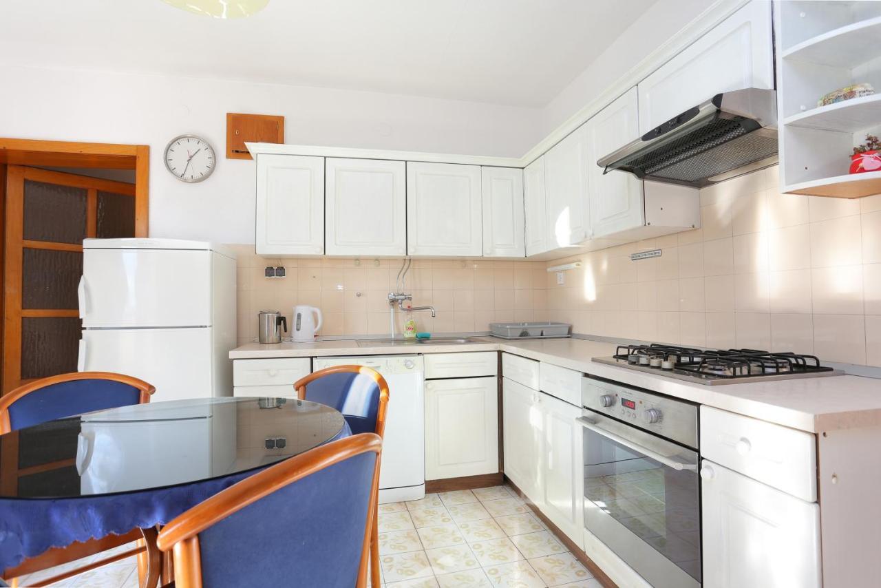 Apartments With A Parking Space Brela, Makarska - 18495 المظهر الخارجي الصورة
