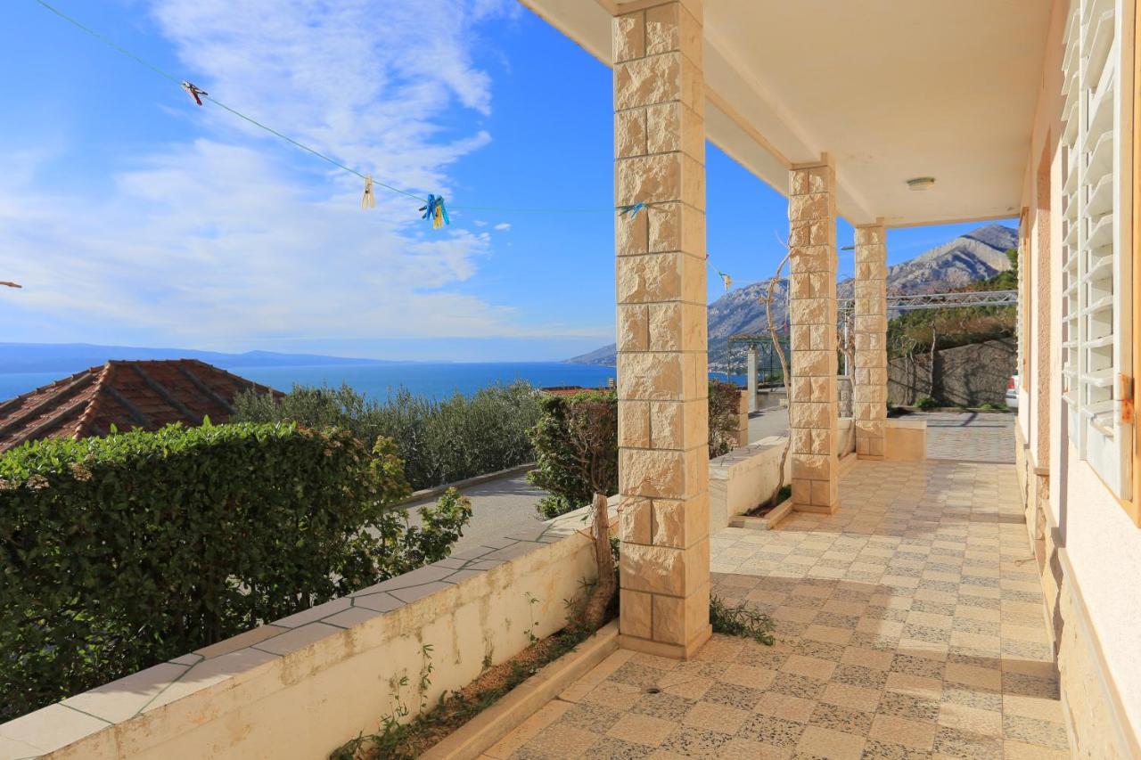 Apartments With A Parking Space Brela, Makarska - 18495 المظهر الخارجي الصورة