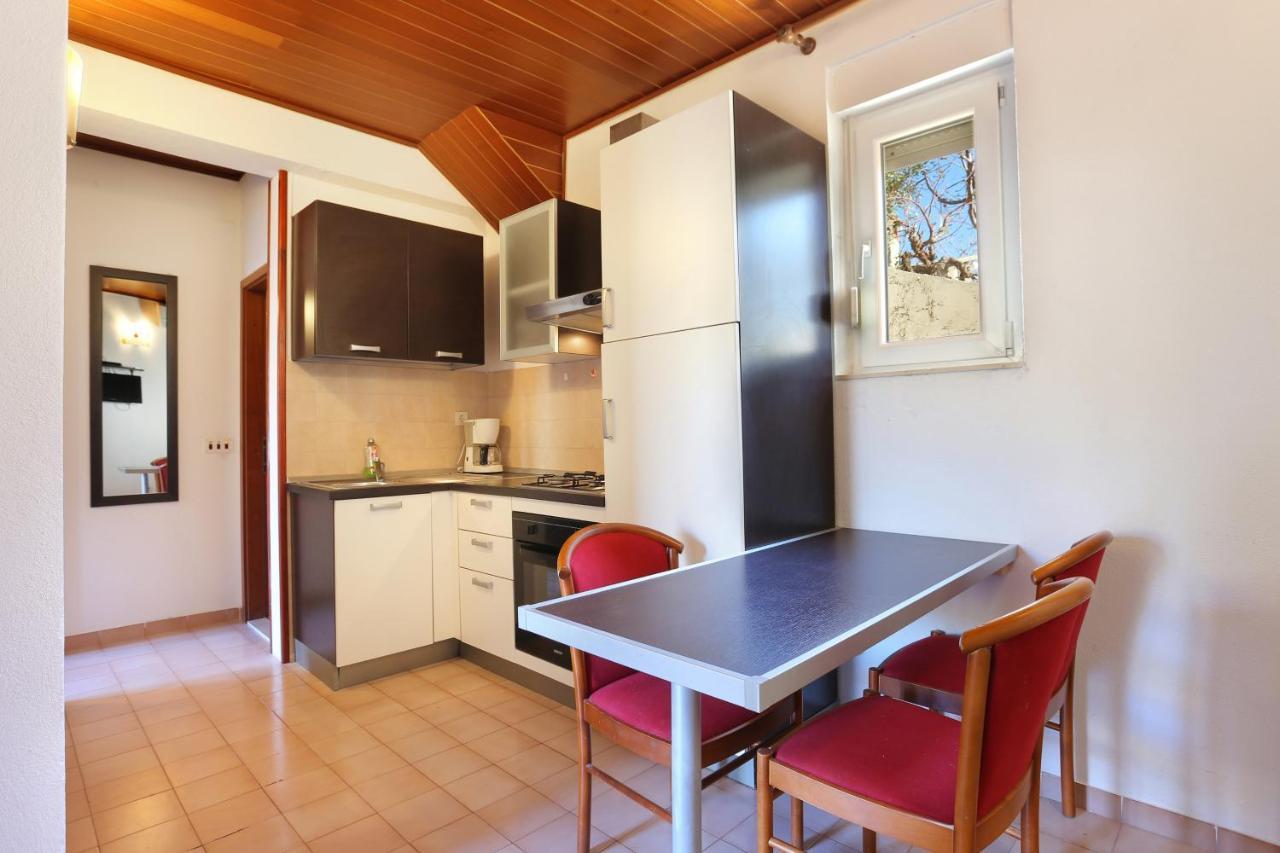 Apartments With A Parking Space Brela, Makarska - 18495 المظهر الخارجي الصورة