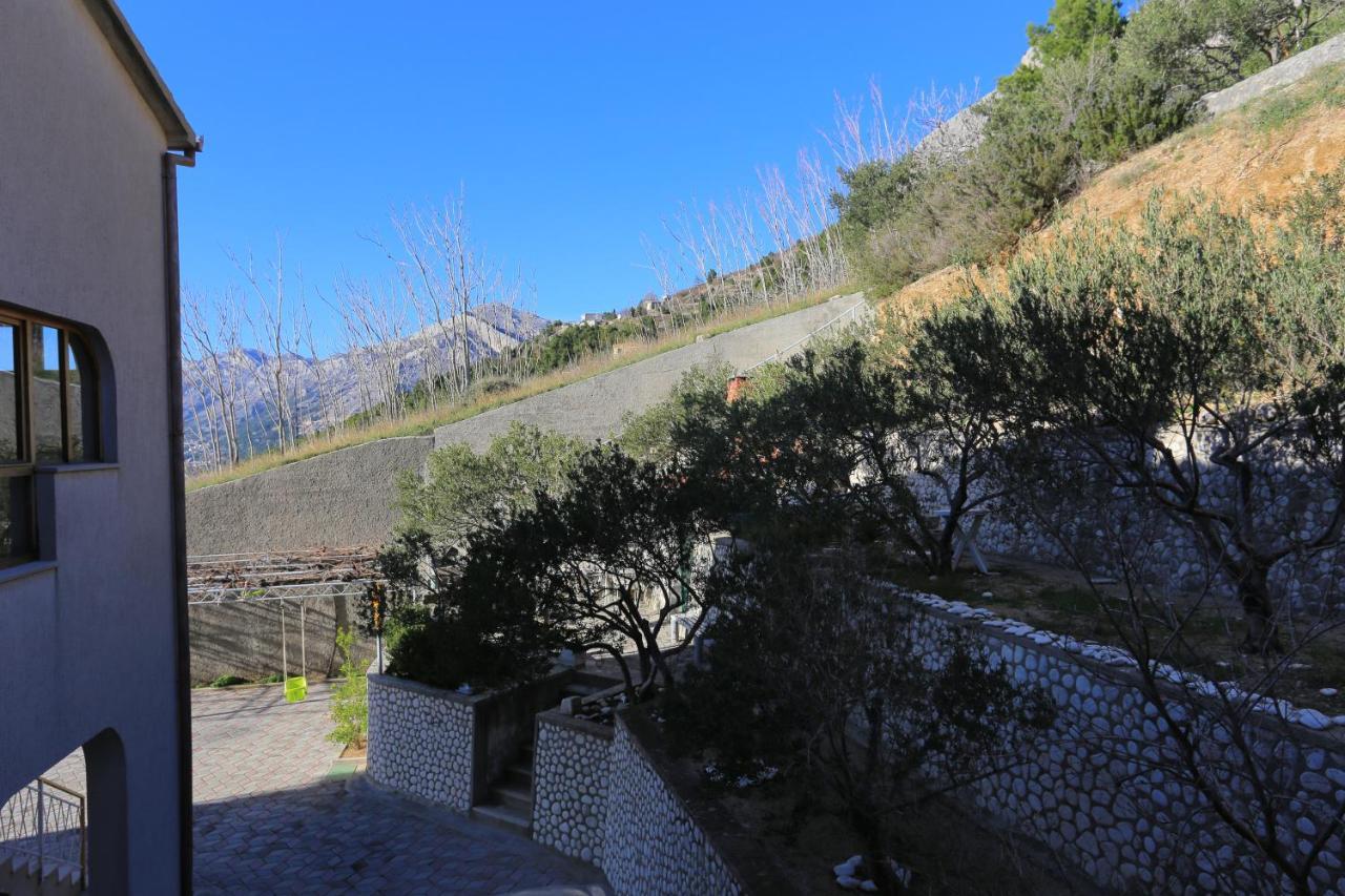 Apartments With A Parking Space Brela, Makarska - 18495 المظهر الخارجي الصورة