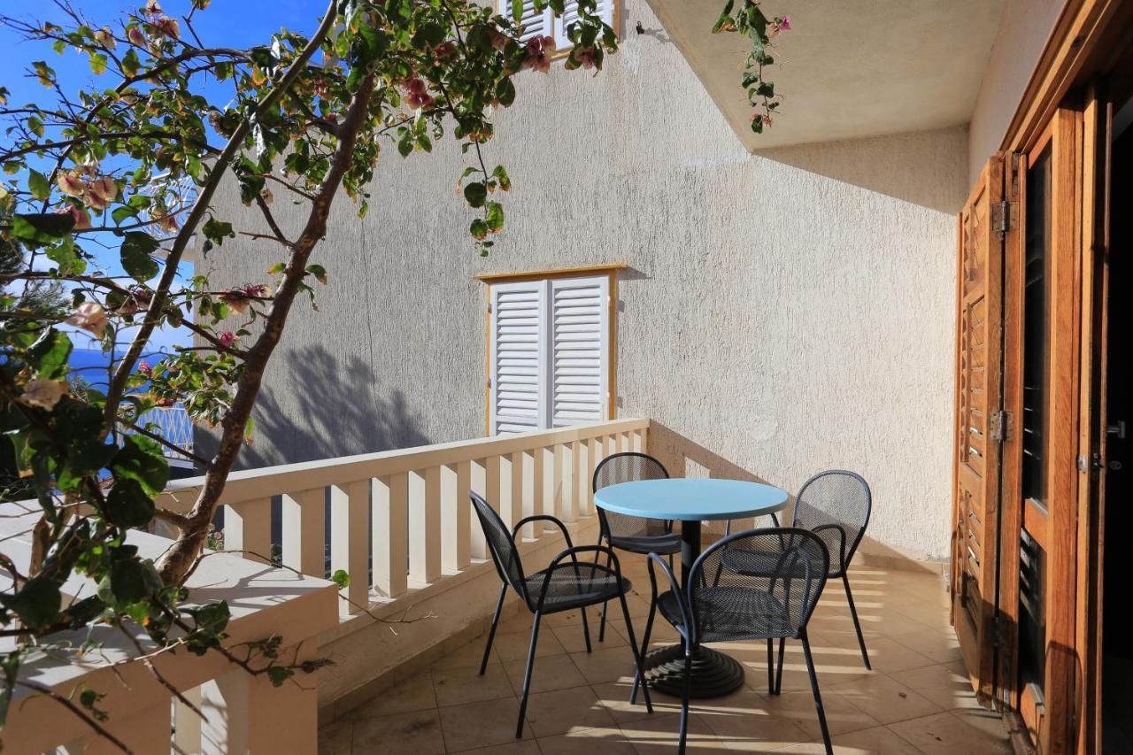 Apartments With A Parking Space Brela, Makarska - 18495 المظهر الخارجي الصورة