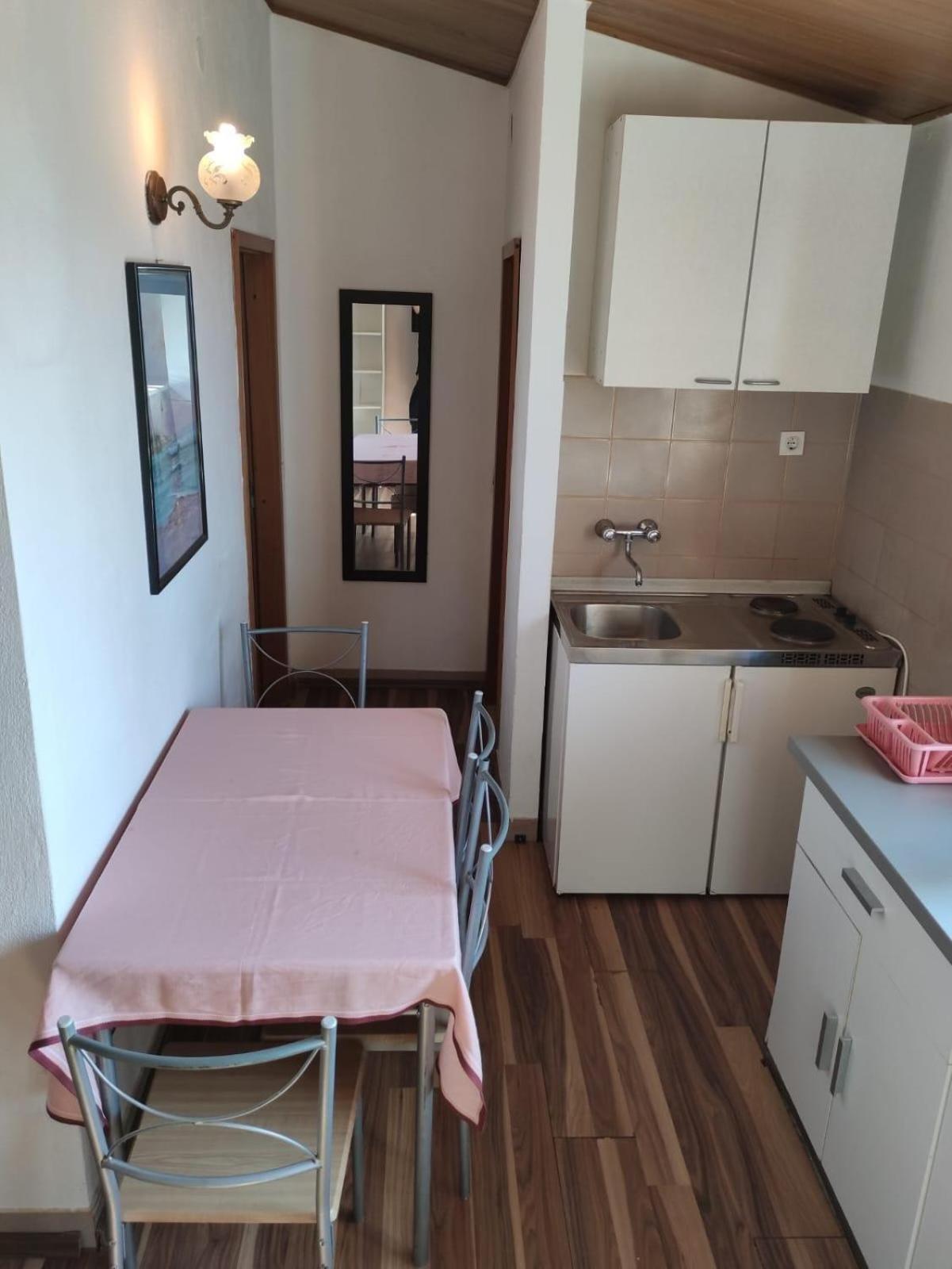 Apartments With A Parking Space Brela, Makarska - 18495 المظهر الخارجي الصورة