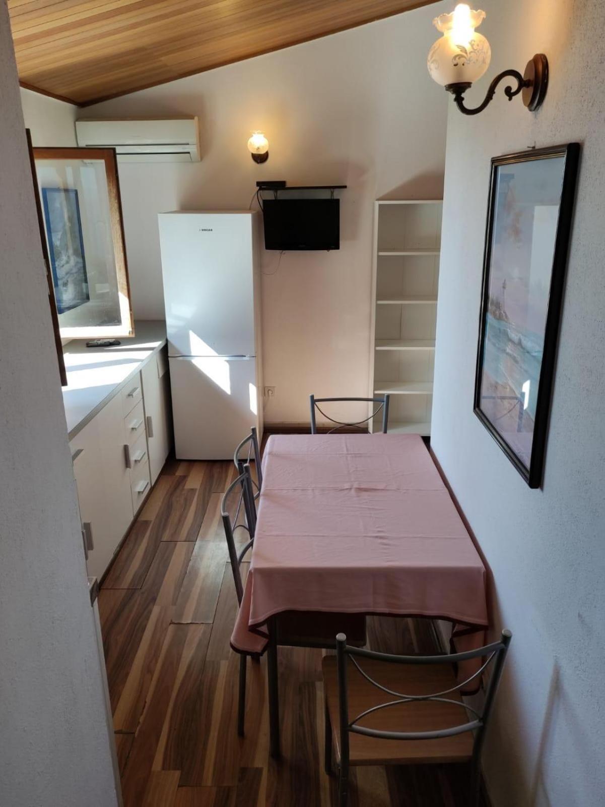 Apartments With A Parking Space Brela, Makarska - 18495 المظهر الخارجي الصورة