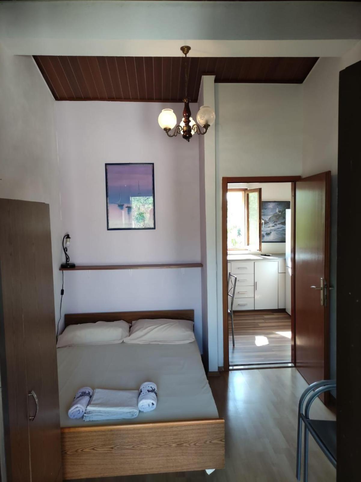 Apartments With A Parking Space Brela, Makarska - 18495 المظهر الخارجي الصورة