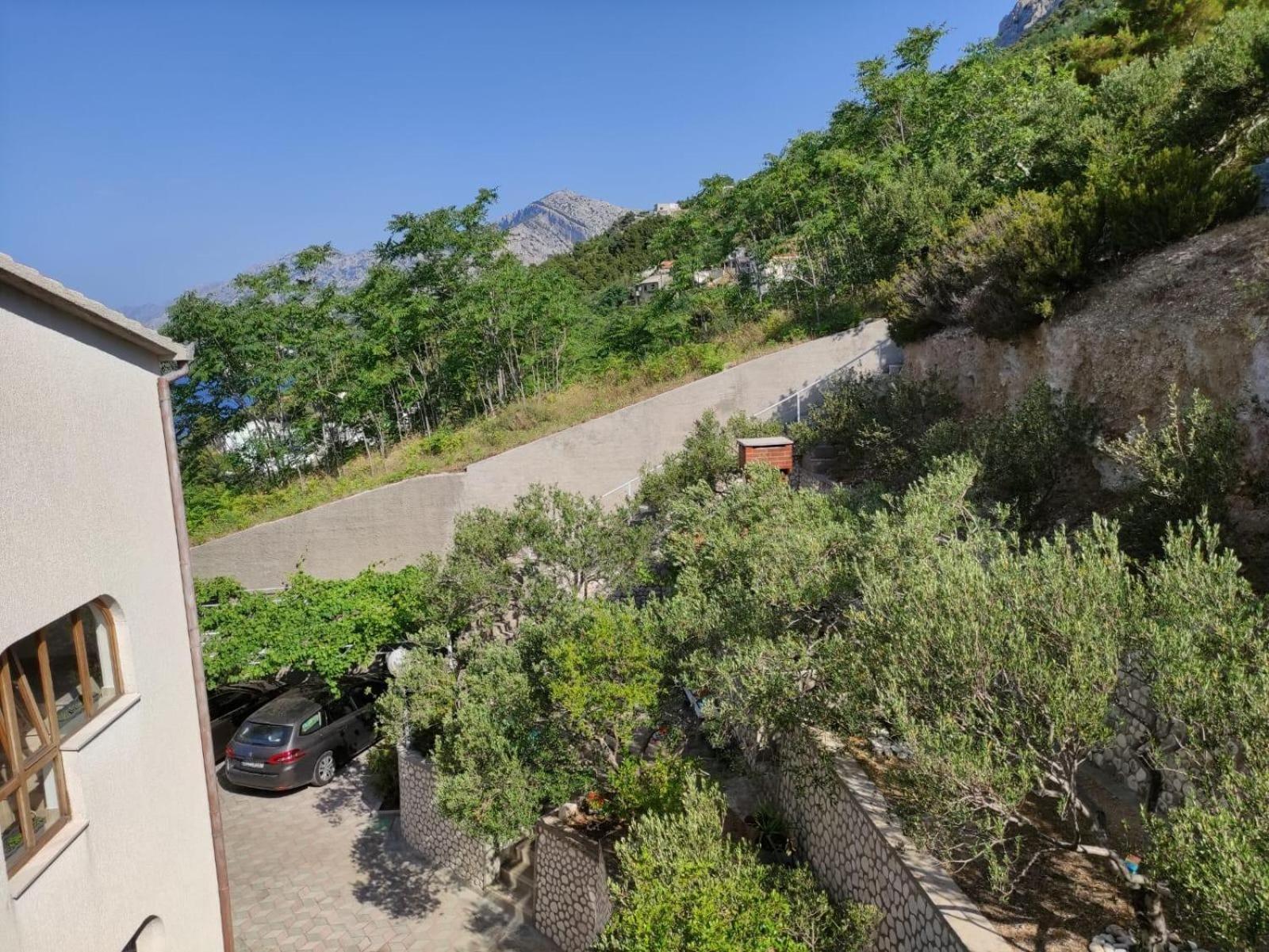Apartments With A Parking Space Brela, Makarska - 18495 المظهر الخارجي الصورة