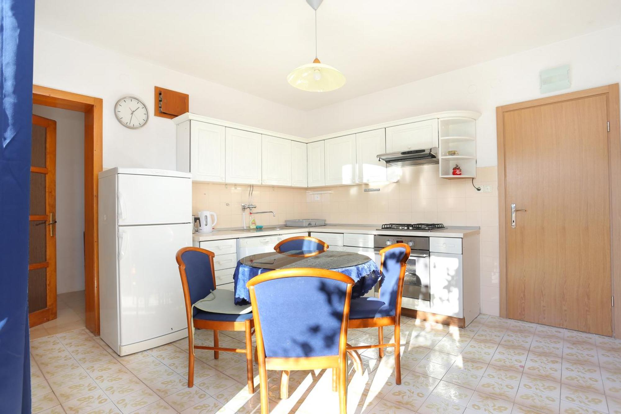 Apartments With A Parking Space Brela, Makarska - 18495 الغرفة الصورة